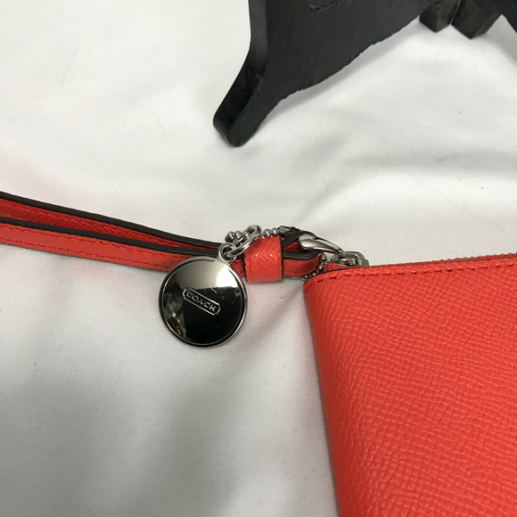 Coach Crossgrain Leather Corner Zip Wristlet Orange-Red EUC - Picture 3 of 8